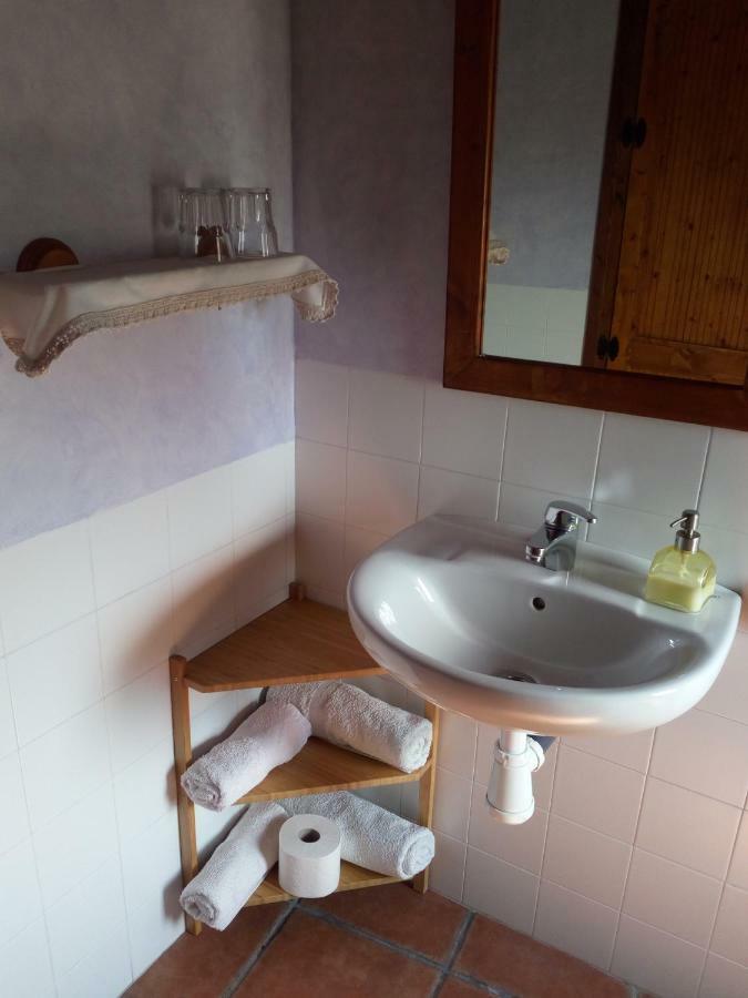 Affittacamere Casa Oliban Arbaniés Esterno foto